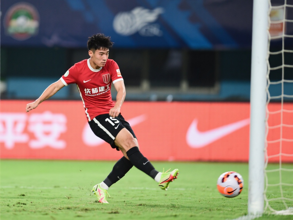 布彭扎精彩断球回传 童磊跟进稳射破门